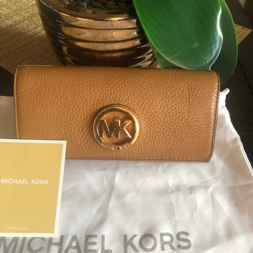 Michael Kors Wallet 100% Authentic